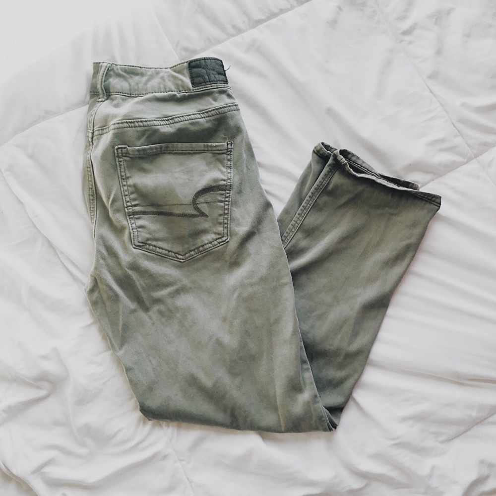 American Eagle Tomgirl super stretch jeans